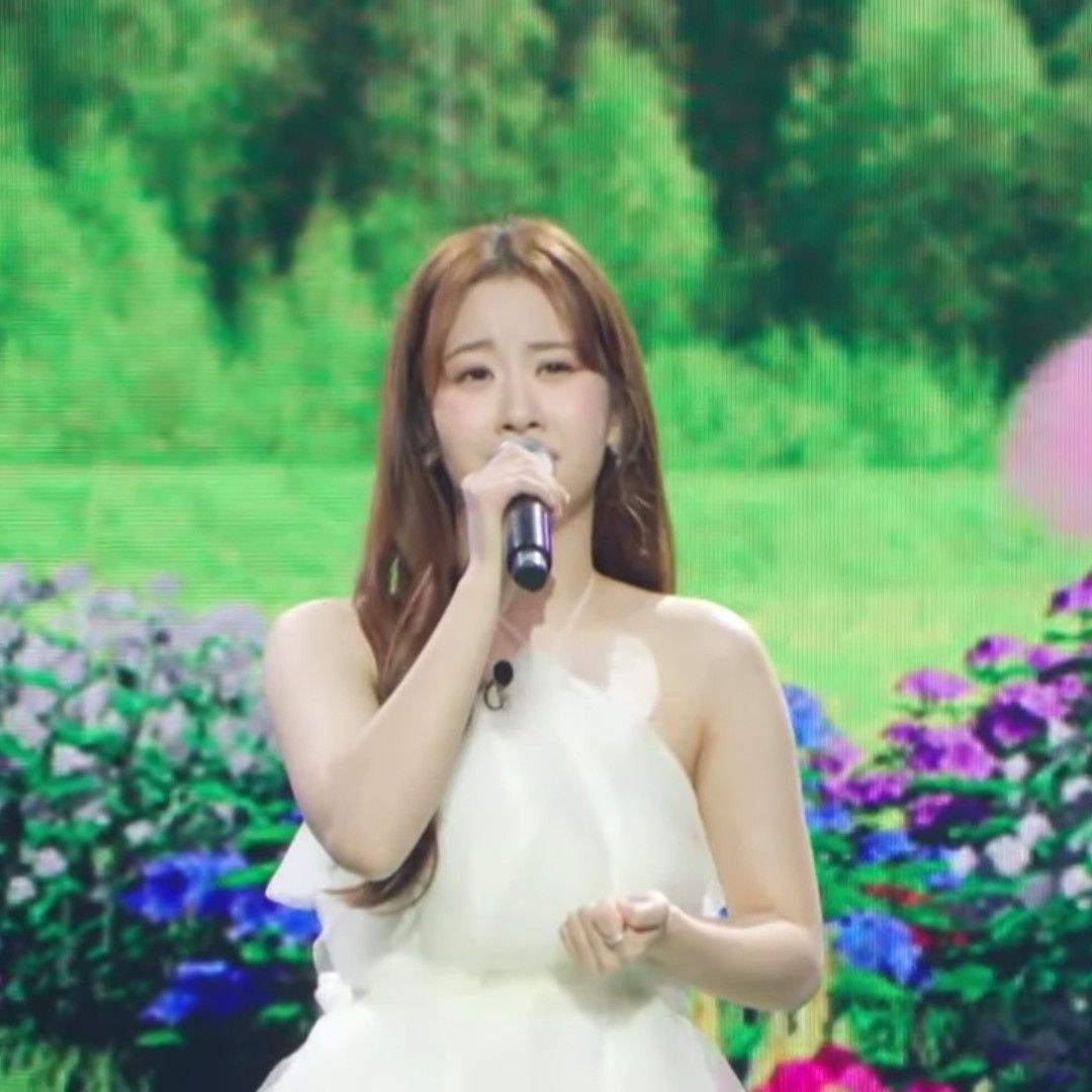 A moment captured by a fan of Oh Yujin