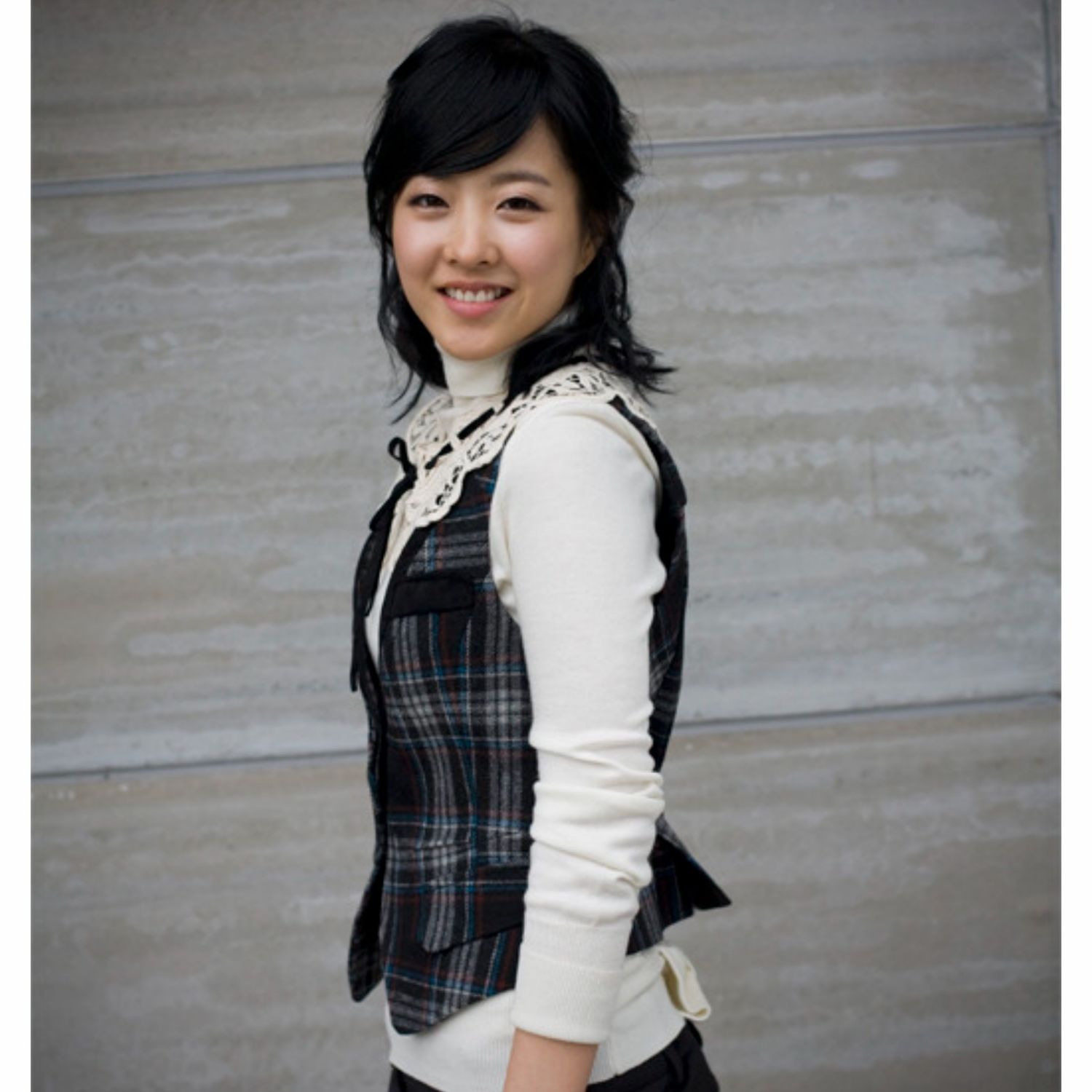 Behind-the-scenes cut of Park Boyoung