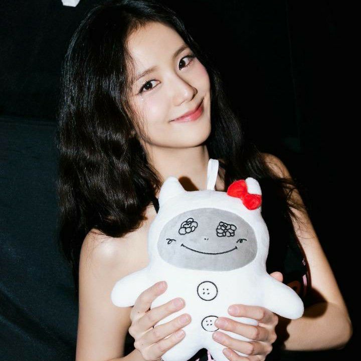 Recent activity shot of Jisoo (1995)