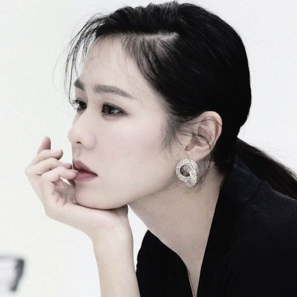 Foto kegiatan terbaru dari Son Yejin