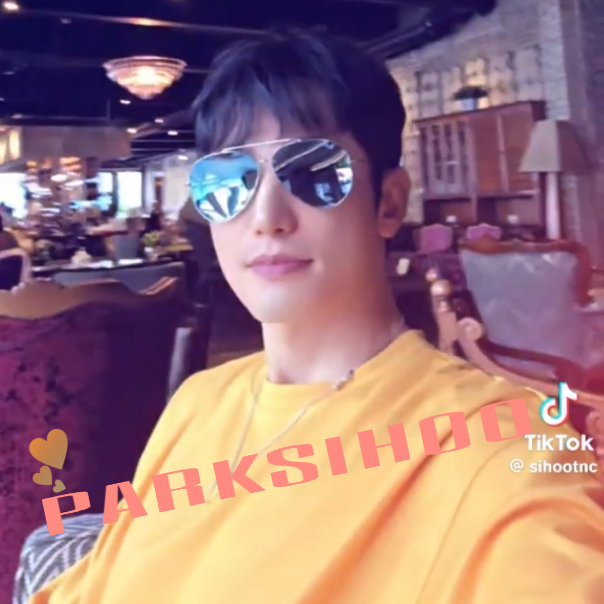 A moment captured by a fan of Park Sihoo