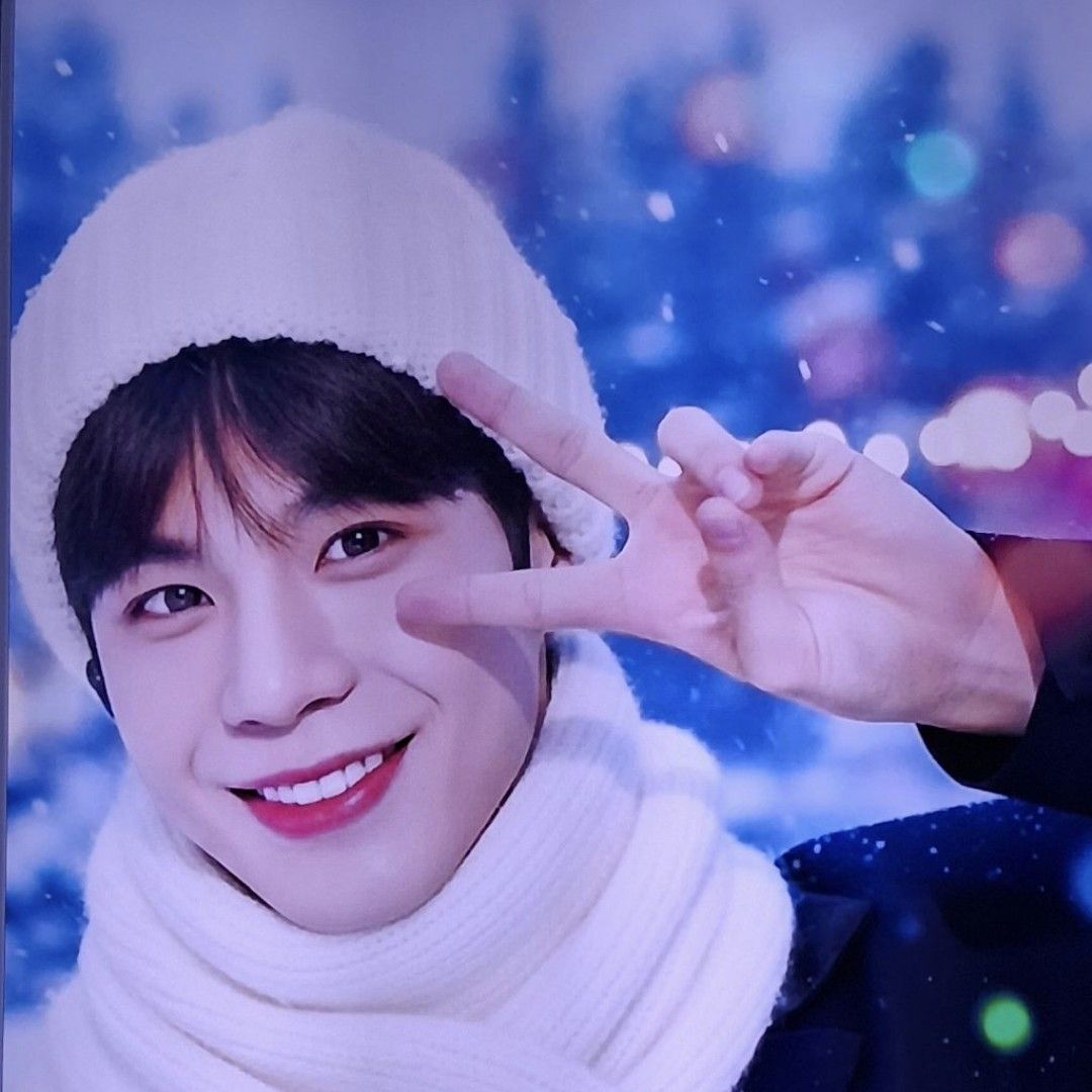 Foto terbaru dari Jeong Dongwon