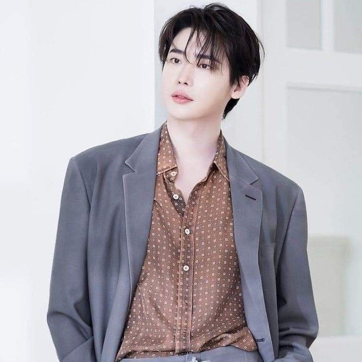 李鍾碩的最新照片