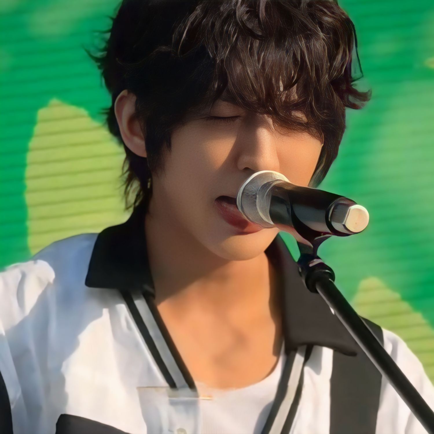Behind-the-scenes cut of Lee Seungyoon