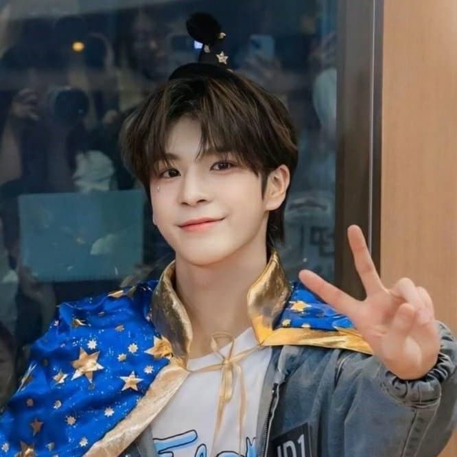 Recent activity shot of Jeong Dongwon