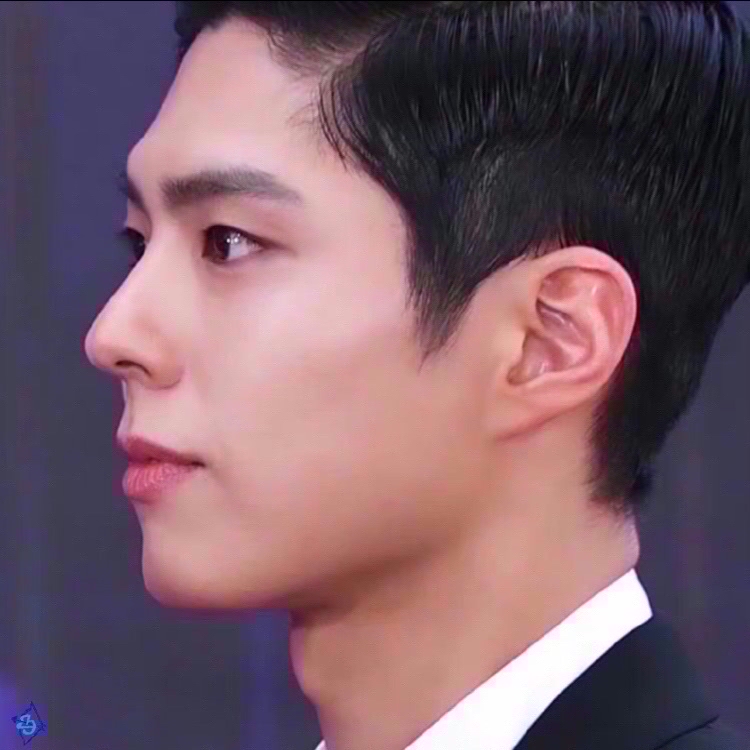 A moment captured by a fan of Park Bogum