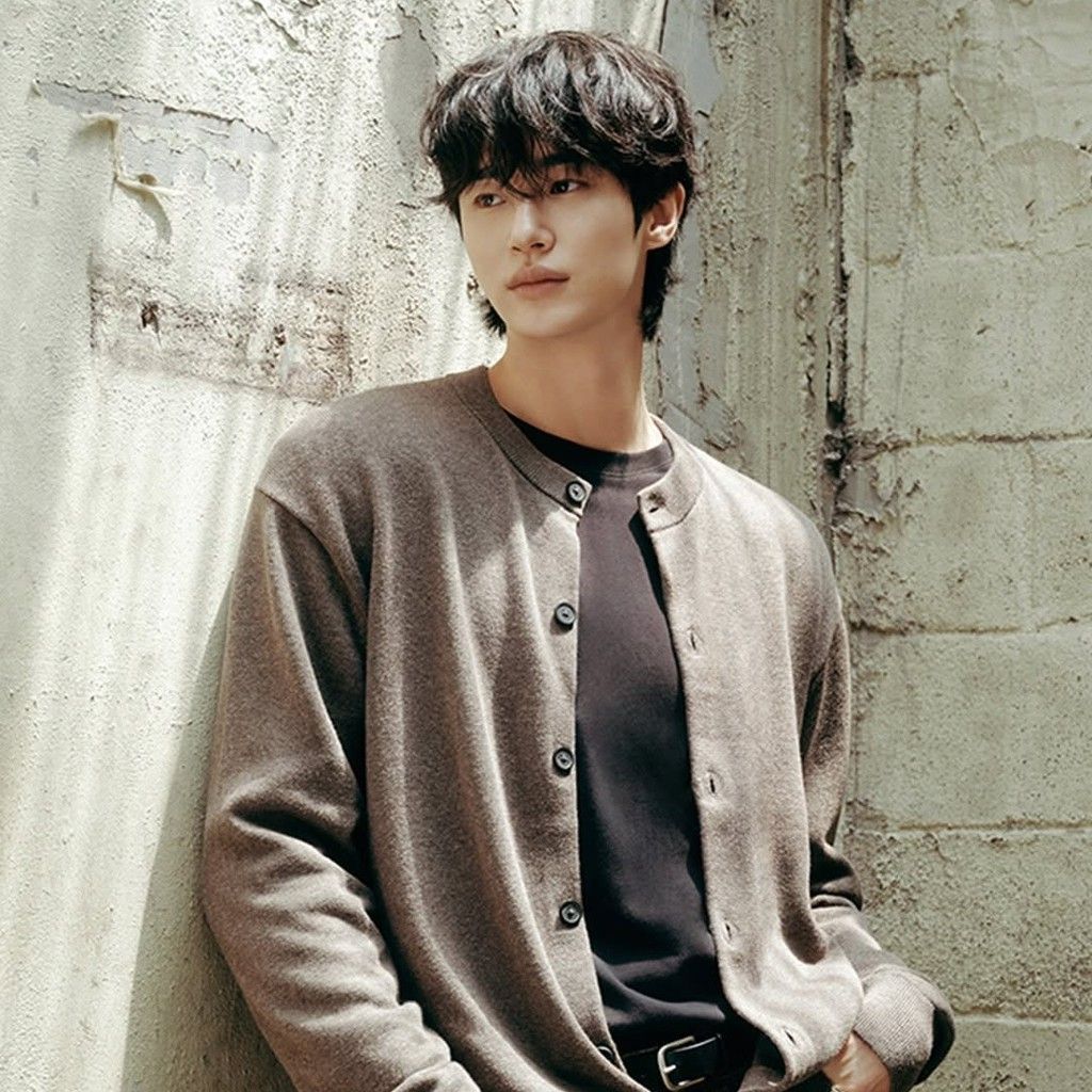 粉丝拍下的边佑锡瞬间