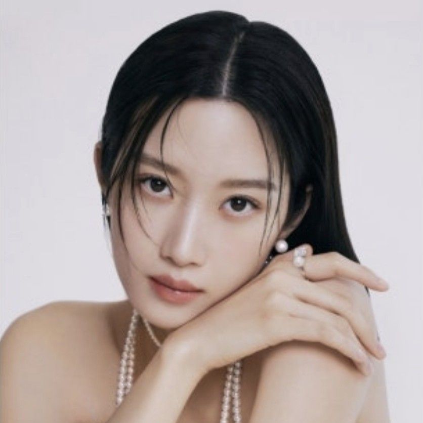 Behind-the-scenes cut of Mun Kayoung