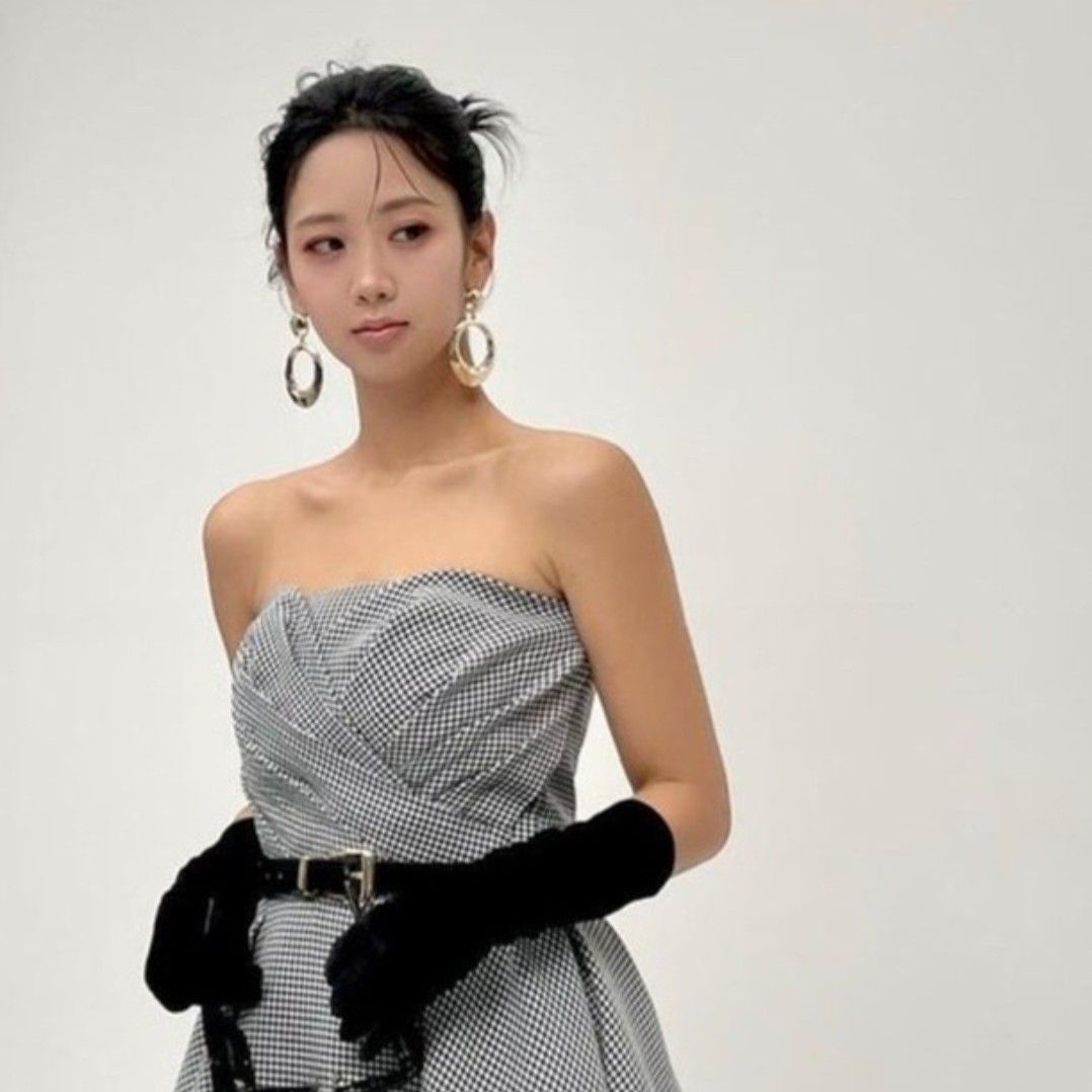 Behind-the-scenes cut of Kang Hyeyeon