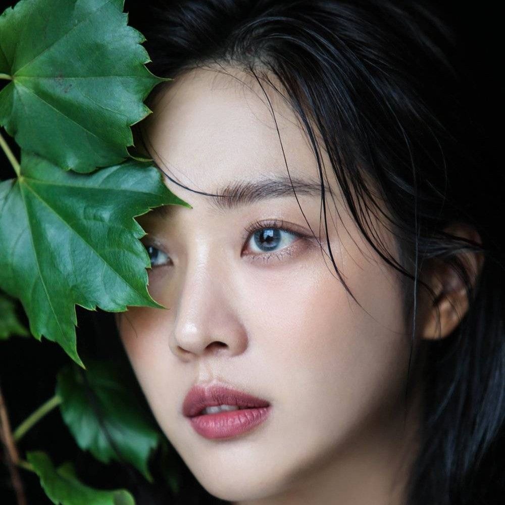 Behind-the-scenes cut of Cho Boah