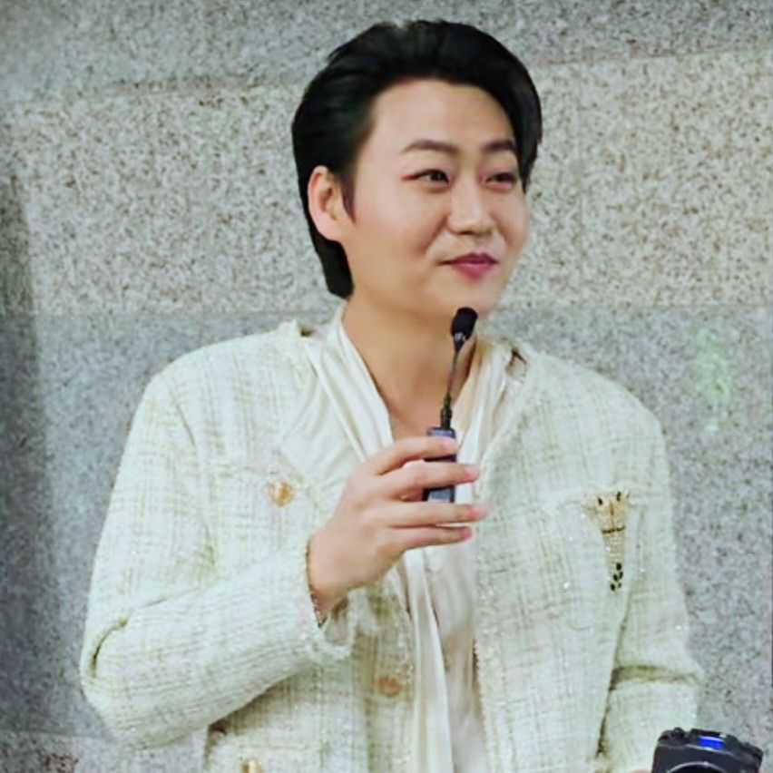 A moment captured by a fan of Min Soohyun