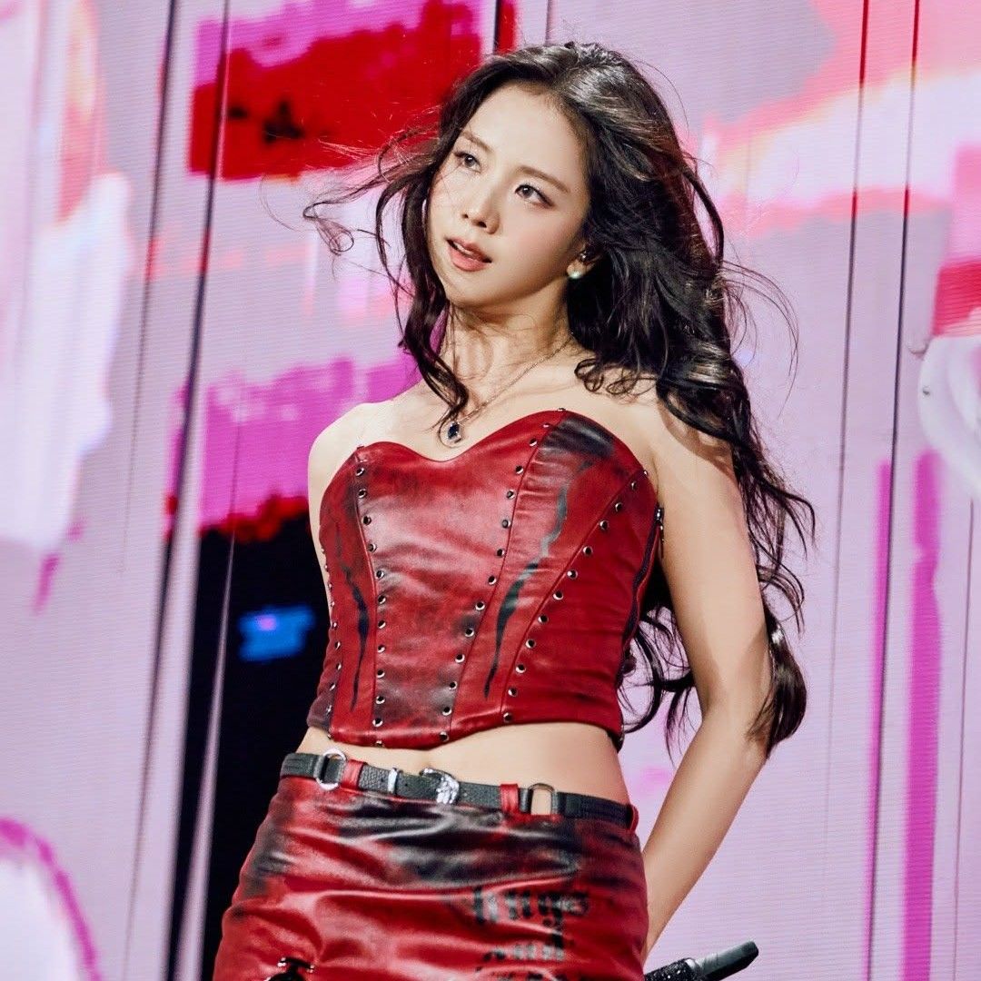 Latest photo of Jisoo (1995)