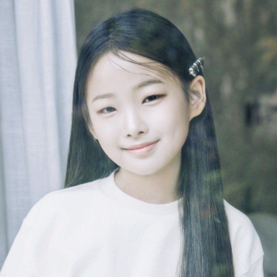 Behind-the-scenes cut of Lee Sooyeon