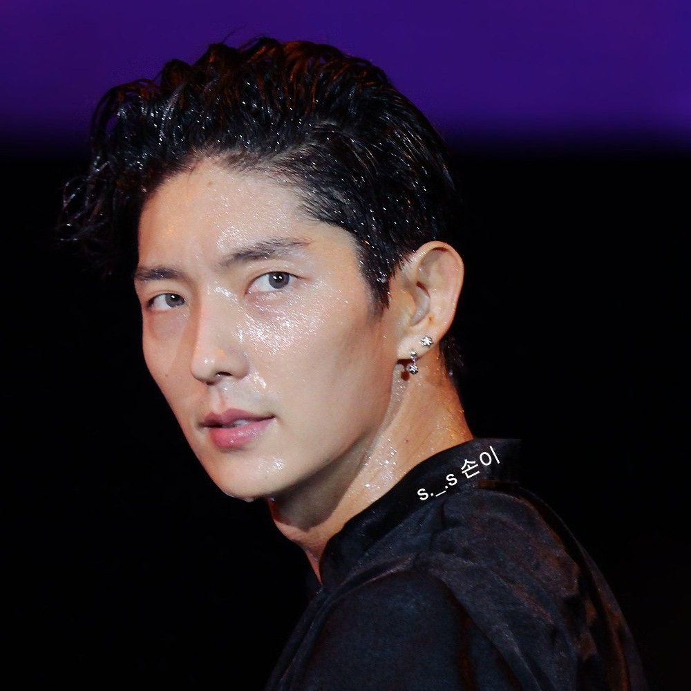 A moment captured by a fan of Lee Joongi