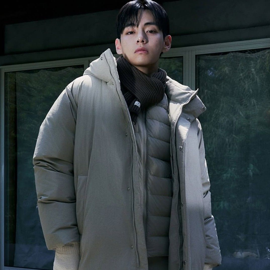 Recent activity shot of Kim Taehyung (V)