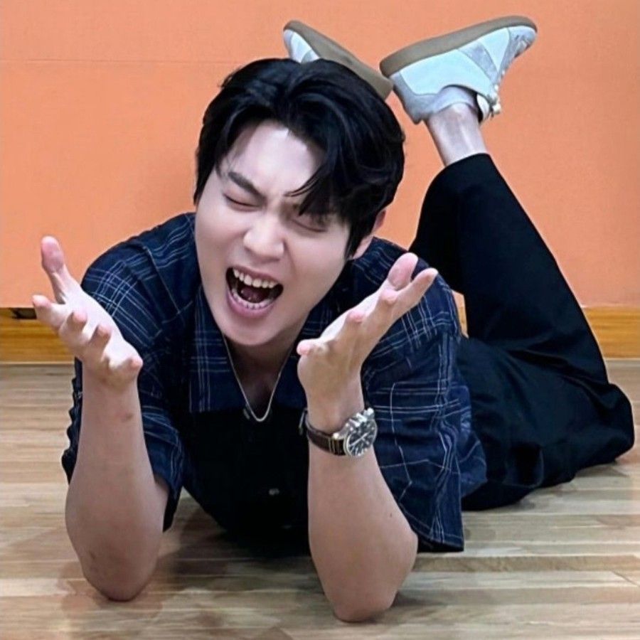 A moment captured by a fan of Son Taejin