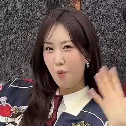 A moment captured by a fan of Jeon Yujin
