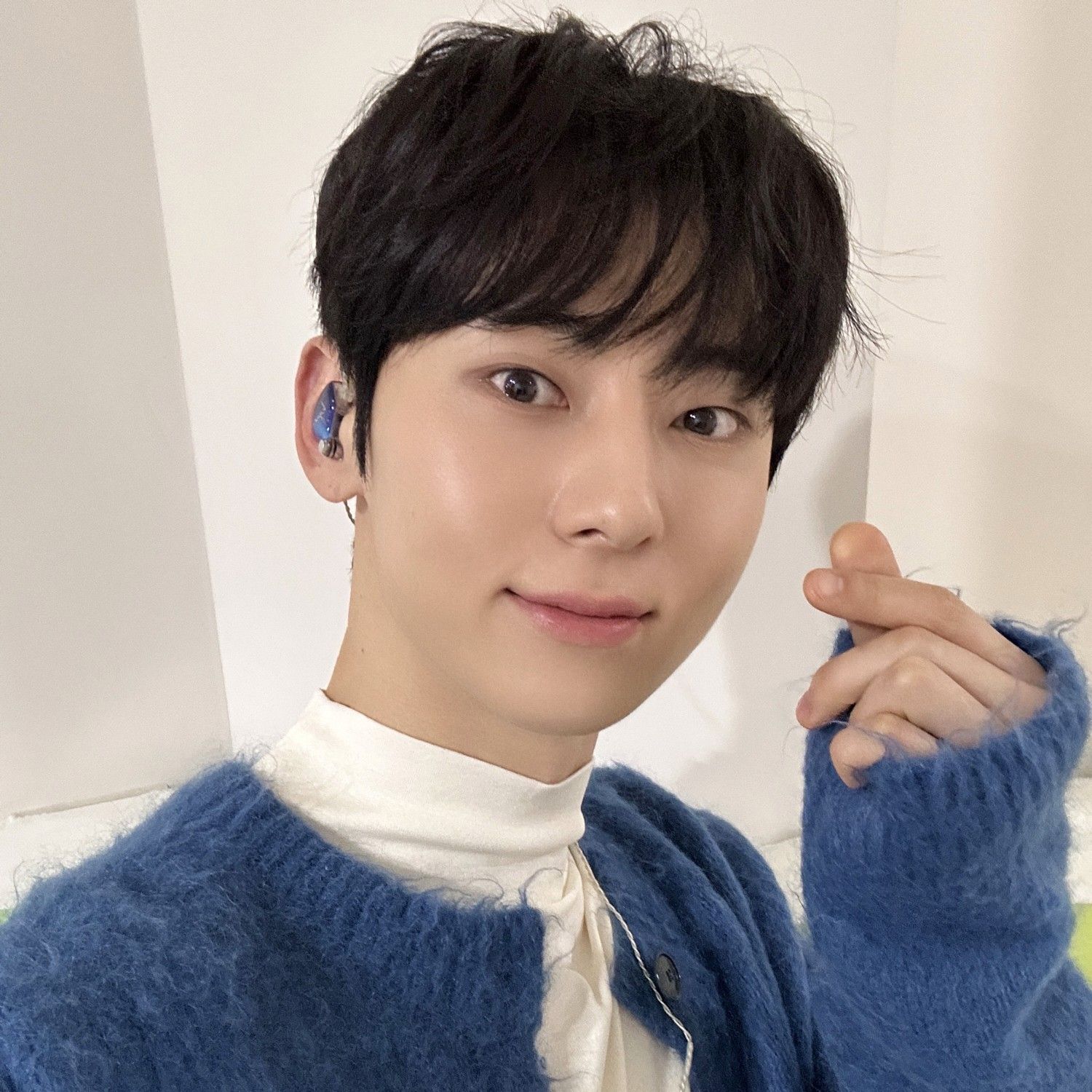 Behind-the-scenes cut of Hwang Minhyun