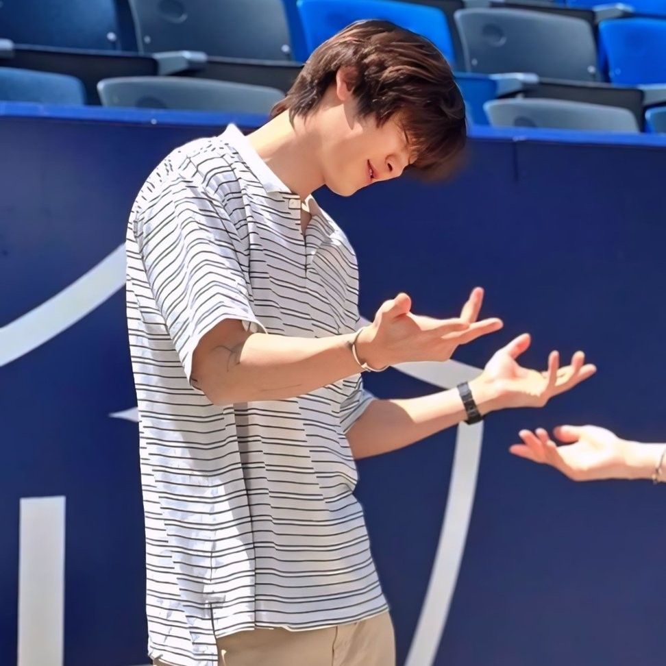 Behind-the-scenes cut of Chanyeol