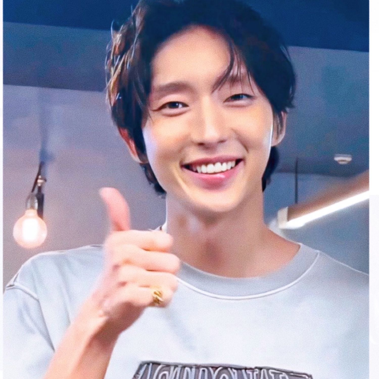 A moment captured by a fan of Lee Joongi
