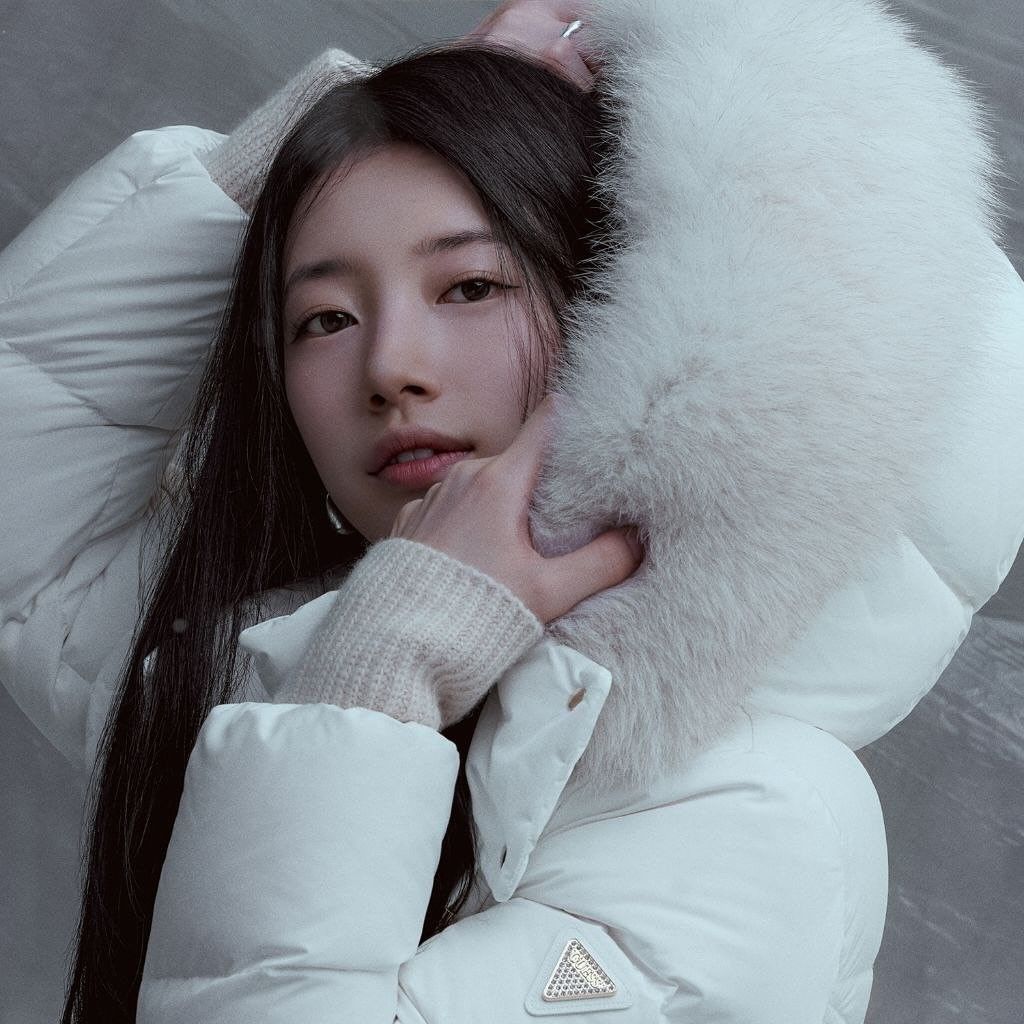 A moment captured by a fan of Bae Suzy