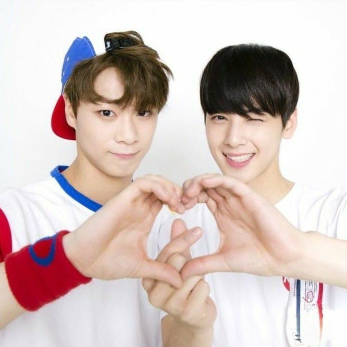Behind-the-scenes cut of Cha Eunwoo