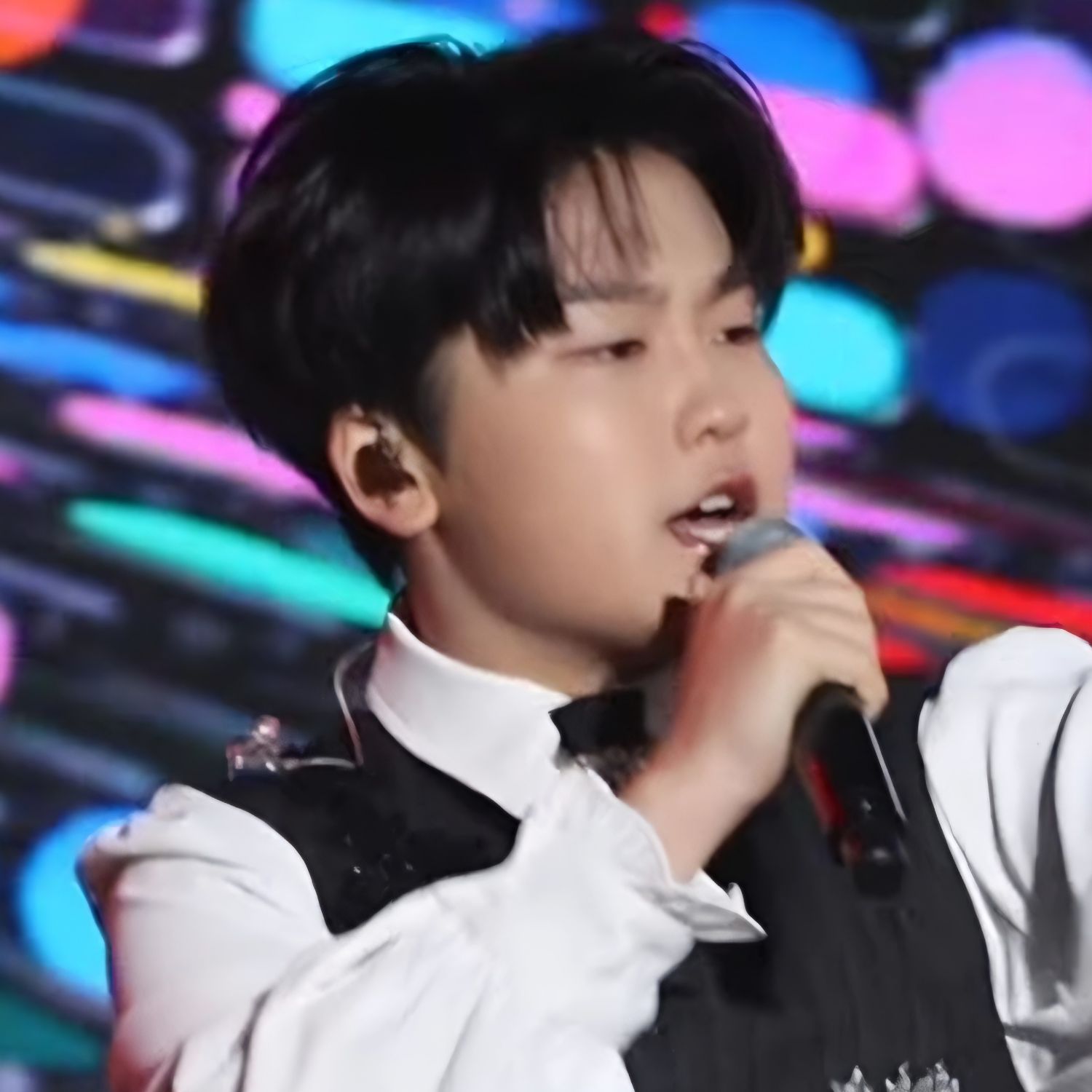 A moment captured by a fan of Park Sungon