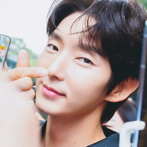 Cuplikan di balik layar dari Lee Joongi
