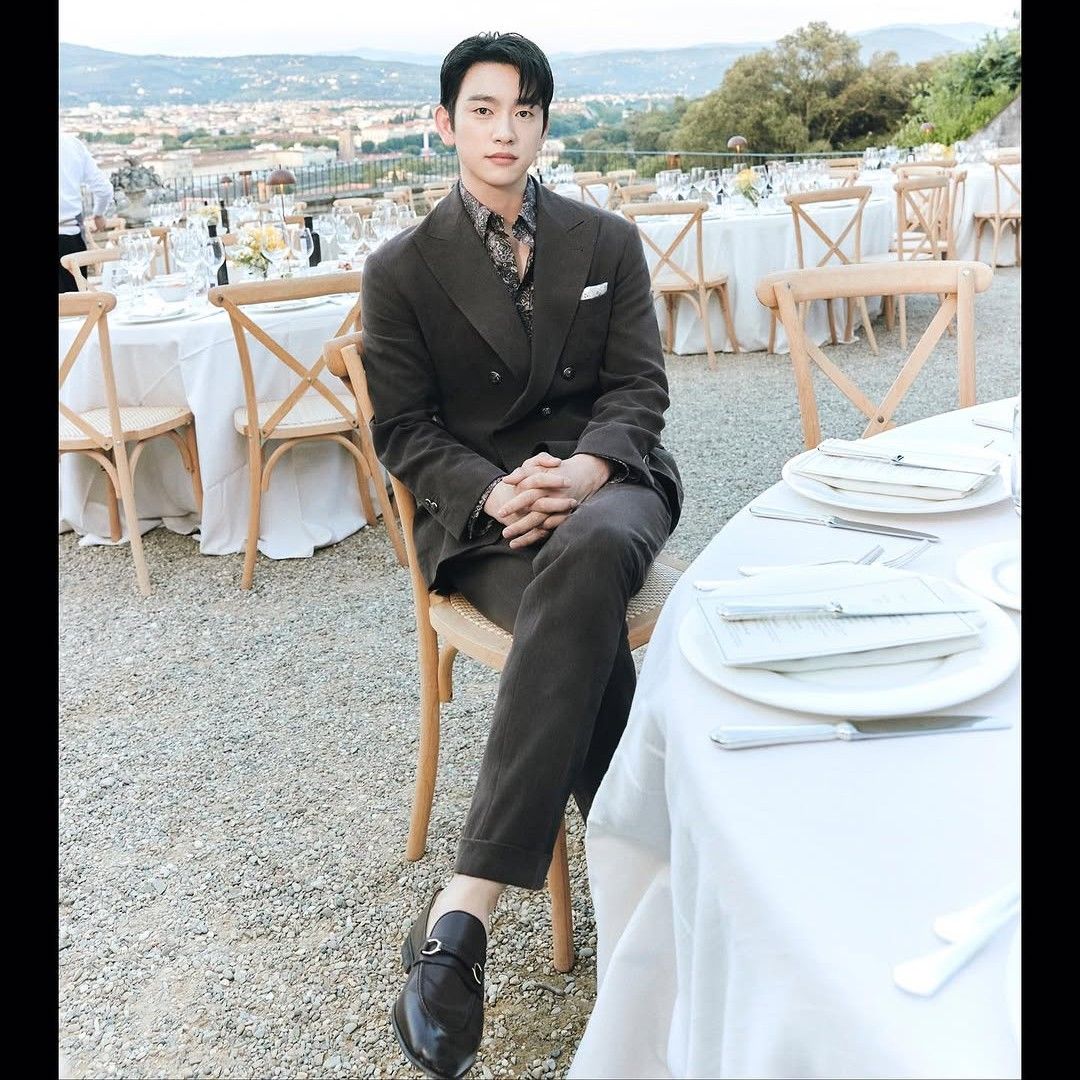 Latest photo of Park Jinyoung