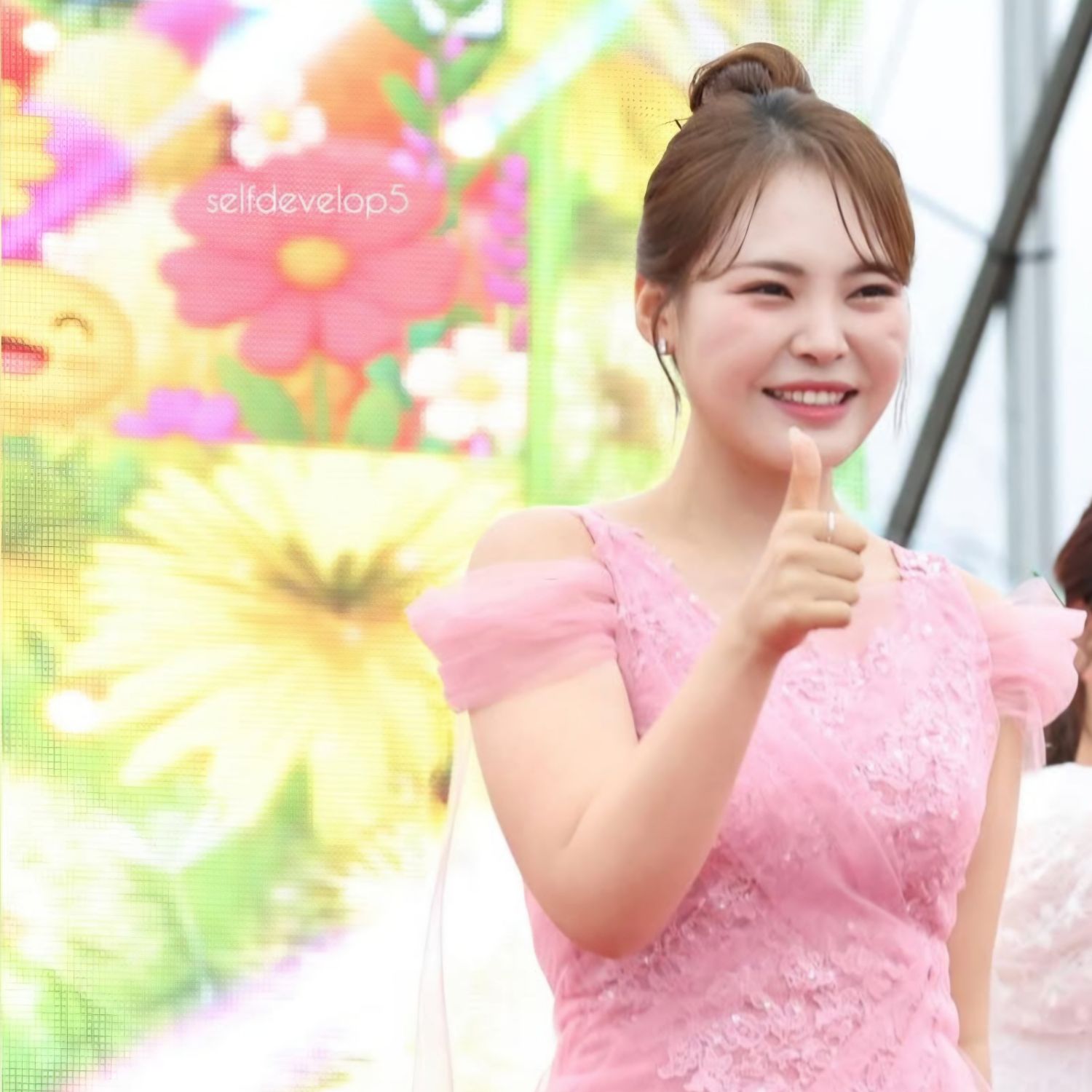 Behind-the-scenes cut of Miss Kim
