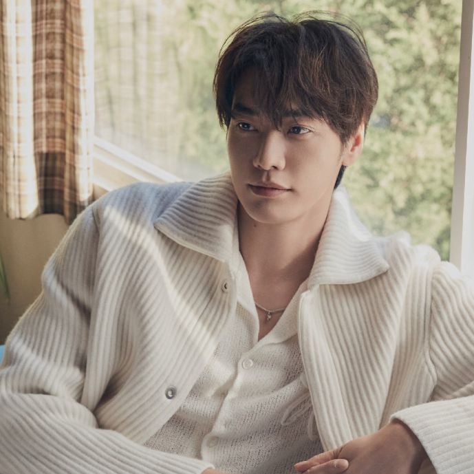 A moment captured by a fan of Kim Youngkwang