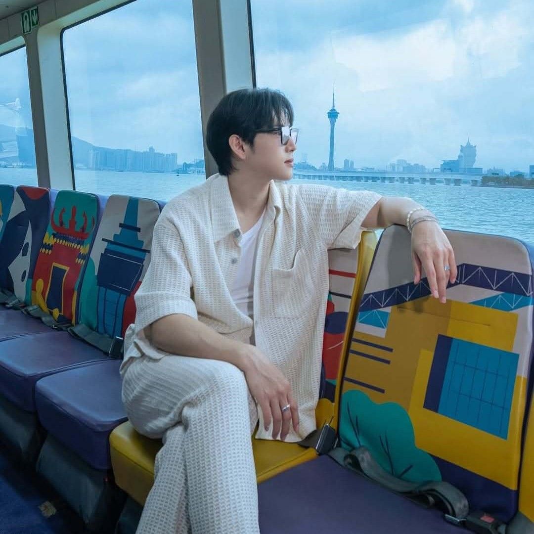 Behind-the-scenes cut of Lim Siwan