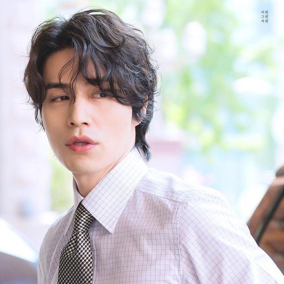 Recent activity shot of Lee Dongwook