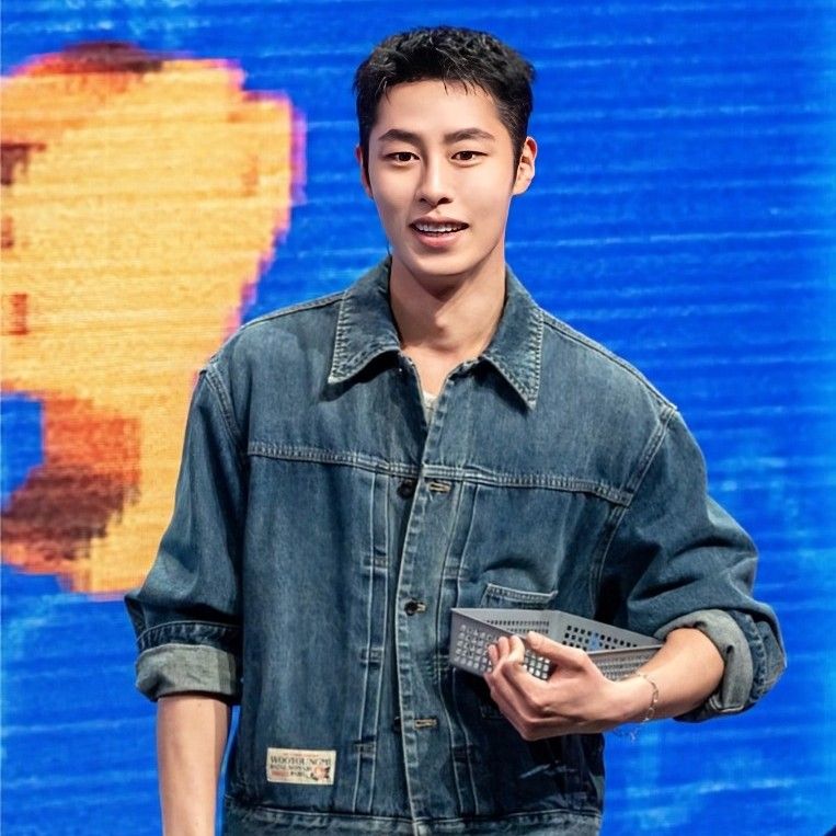 Latest photo of Lee Jaewook