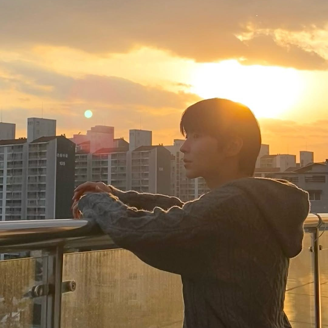 Recent activity shot of Hwang Inyoup