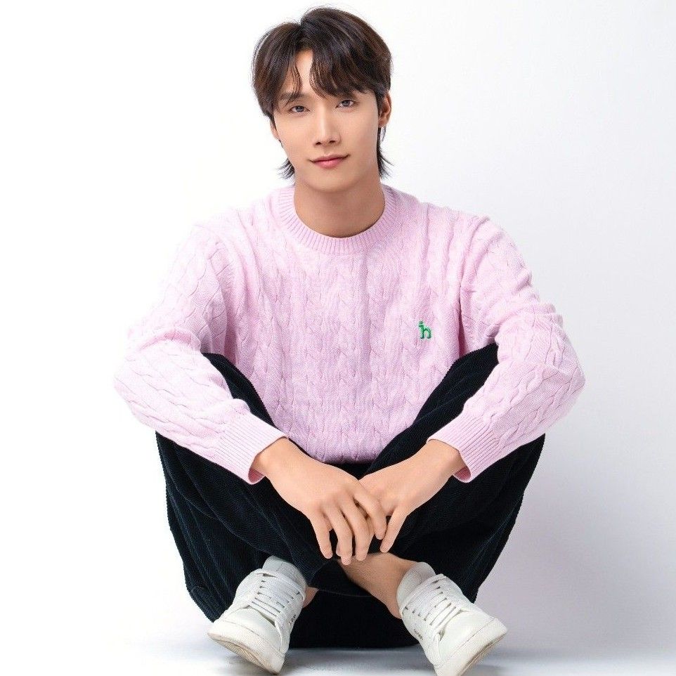 Recent activity shot of Choi Woojin