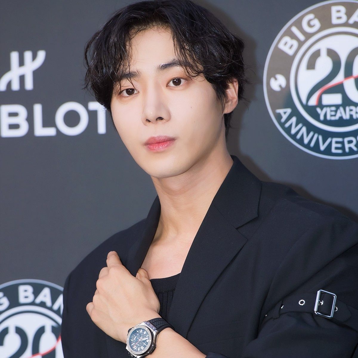 Behind-the-scenes cut of Choo Youngwoo