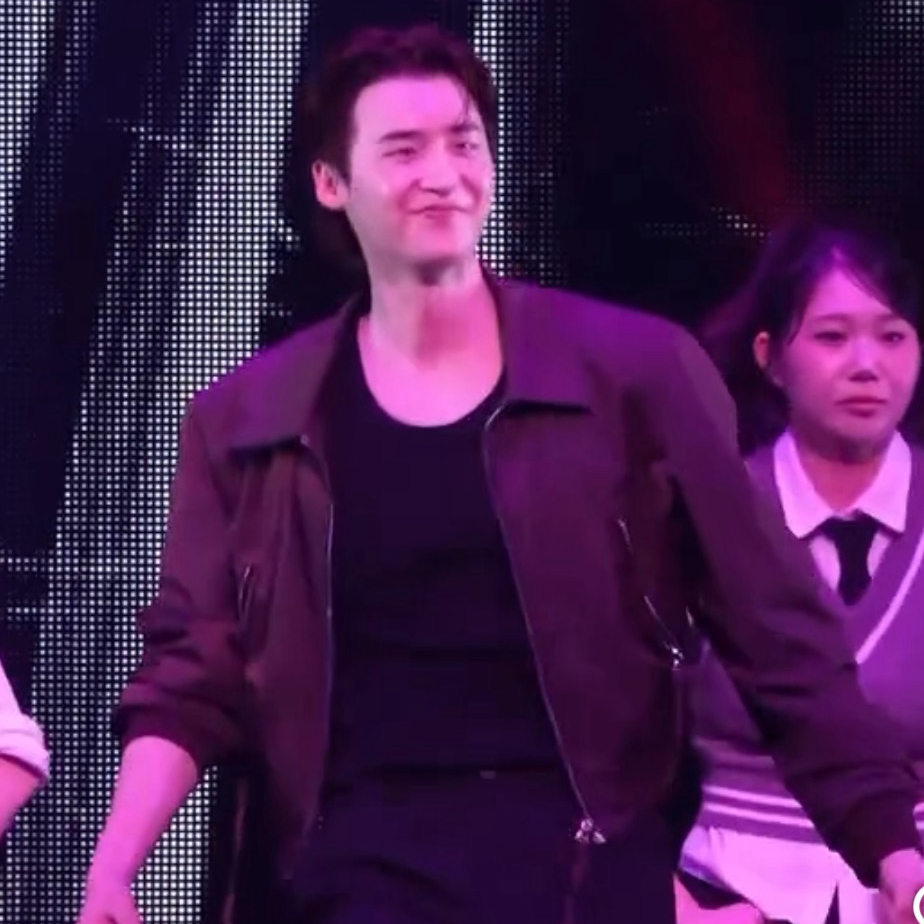 Latest photo of Lee Jongsuk