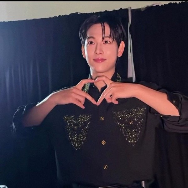 Today’s standout profile photo of Lim Siwan on Choeaedol Celeb