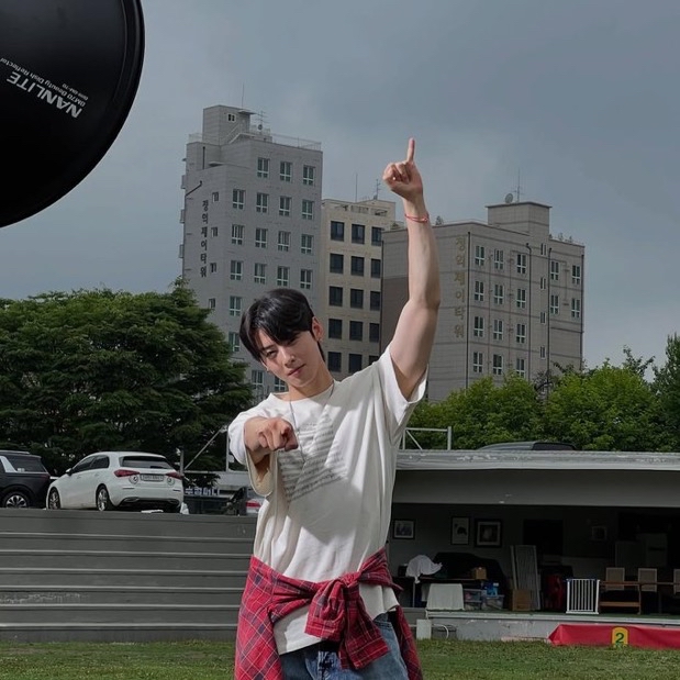 Cuplikan di balik layar dari Cha Eunwoo