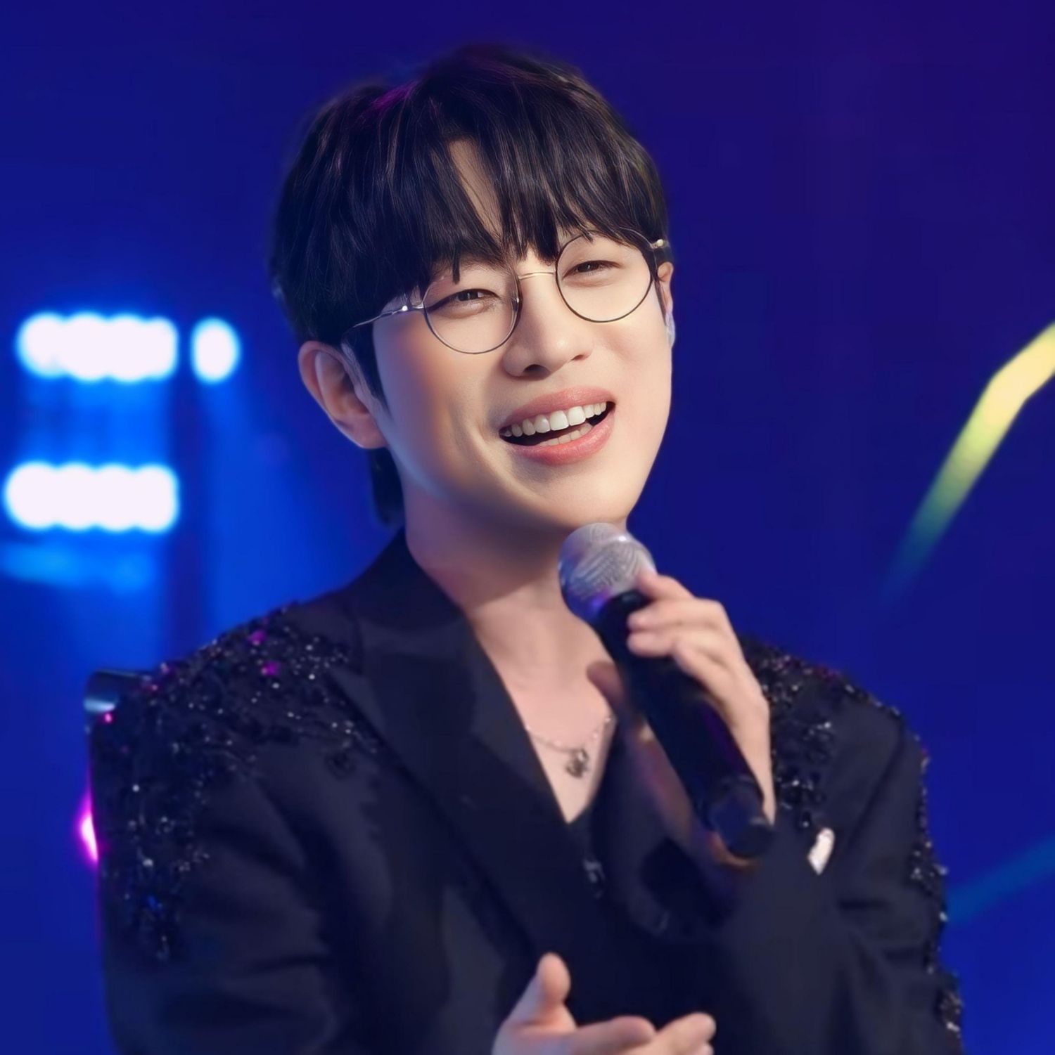 A moment captured by a fan of An Sunghoon