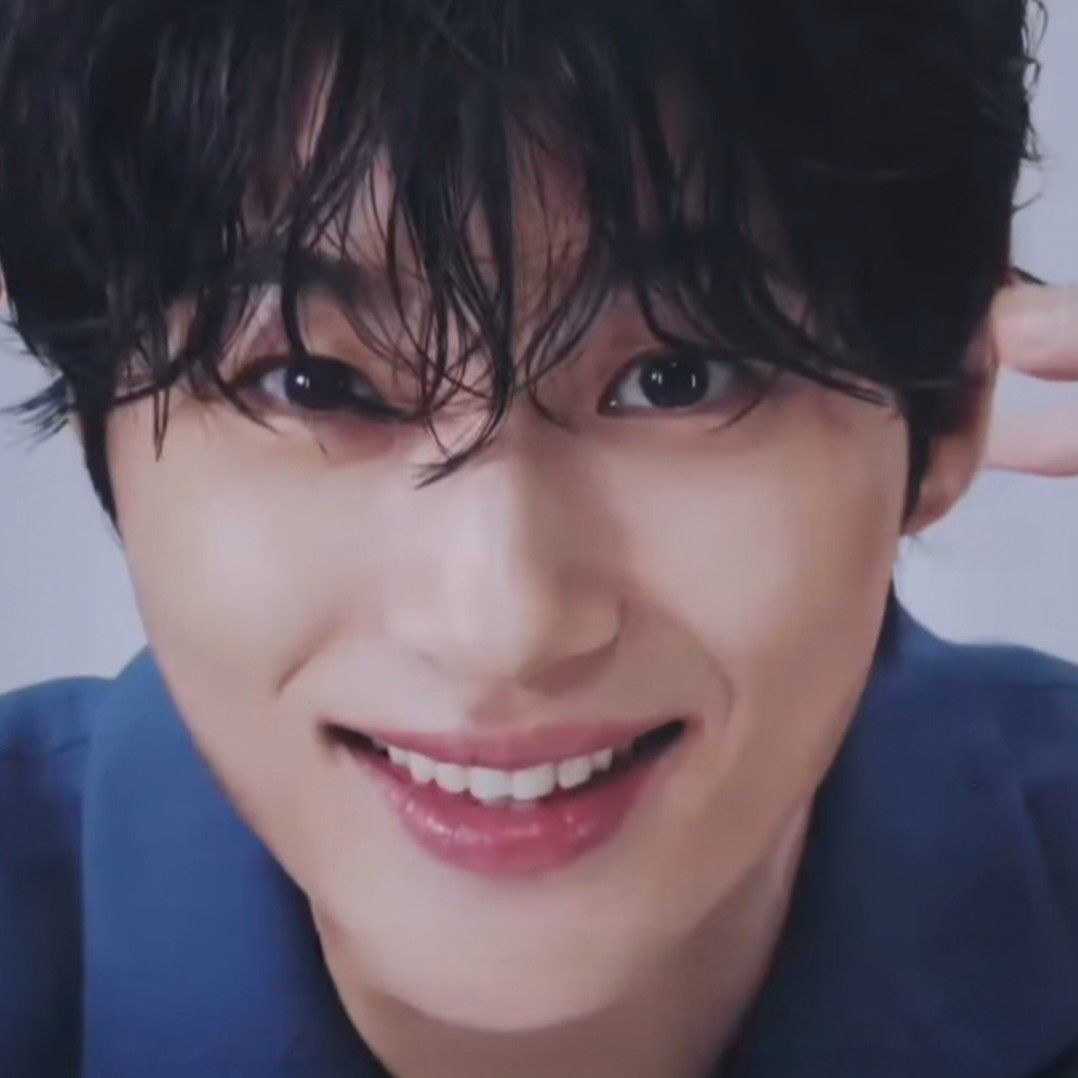 Behind-the-scenes cut of Byeon Wooseok