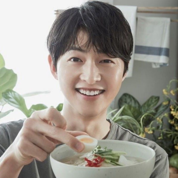 A moment captured by a fan of Song Joongki