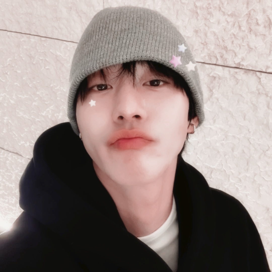 粉丝拍下的安孝燮瞬间