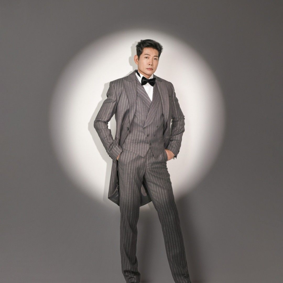 Behind-the-scenes cut of Kim Yongpil