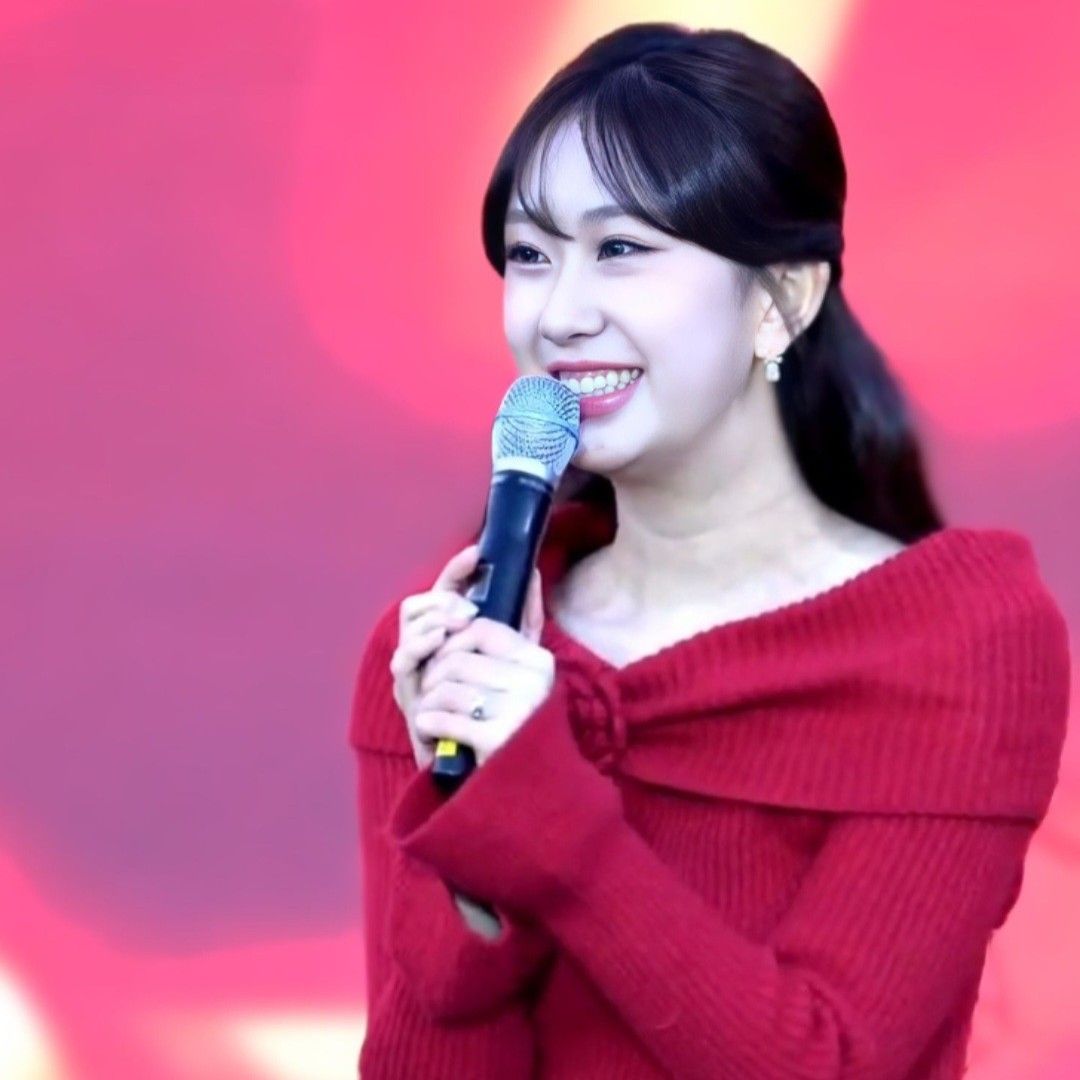 A moment captured by a fan of Jeon Yujin