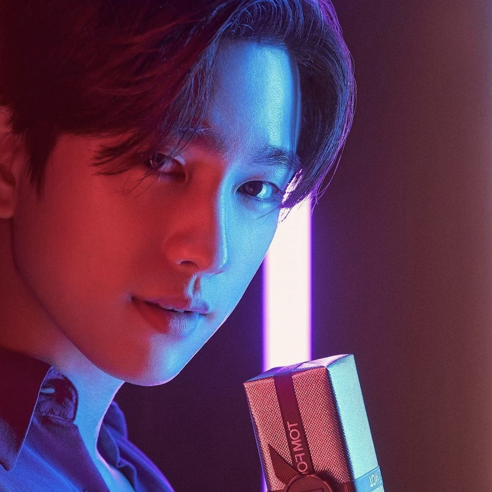 A moment captured by a fan of Park Jinyoung