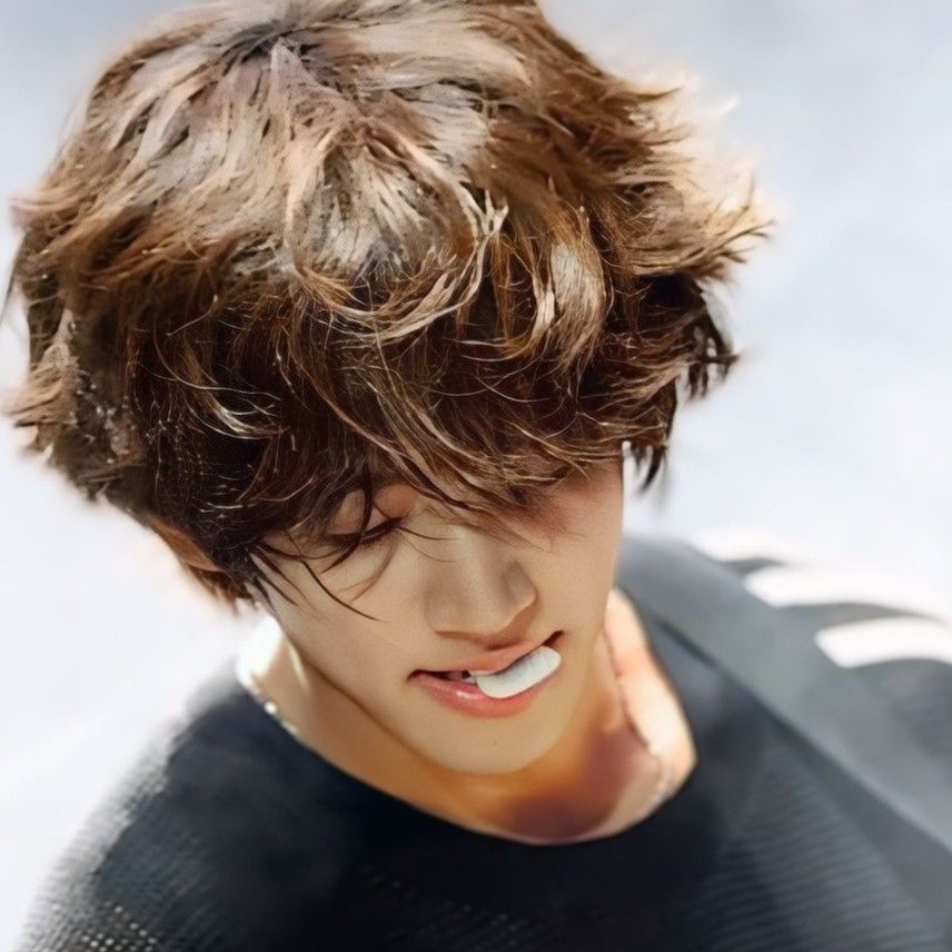 Behind-the-scenes cut of Lee Seungyoon