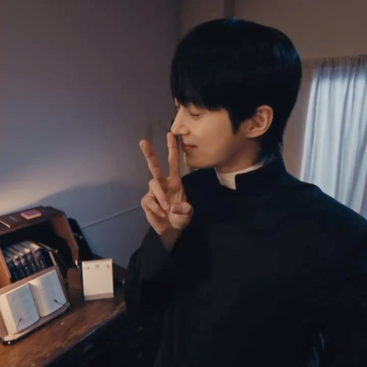 A moment captured by a fan of Byeon Wooseok