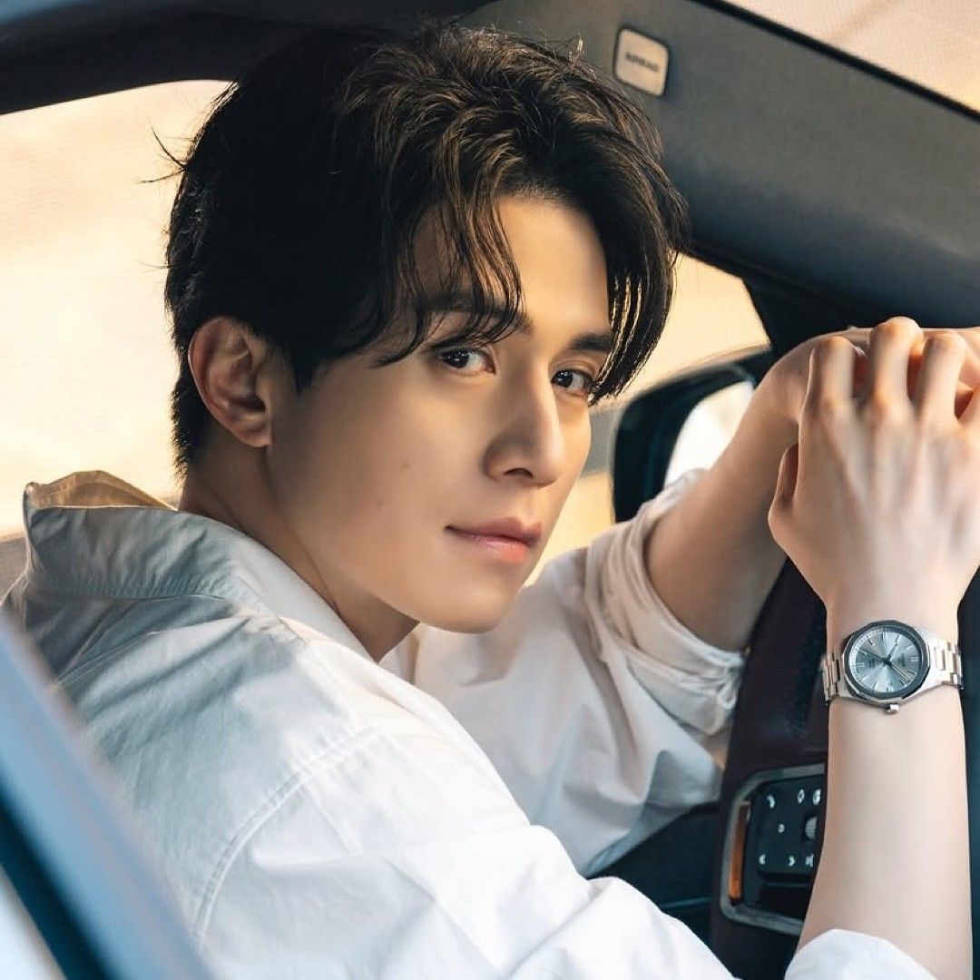 A moment captured by a fan of Lee Dongwook